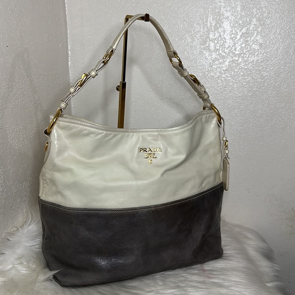 💯Authentic Prada Tote Handbag🍀 - Picture 2 of 16